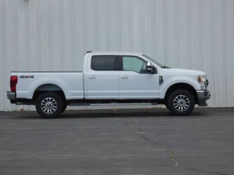 Photos of 2021 Ford F-250SD Lariat for sale in Trenton, MO at Pettijohn Ford of Trenton