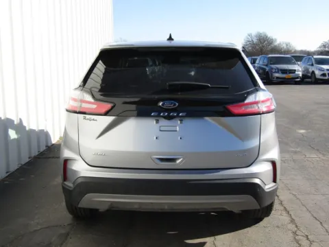 More photos of 2024 Ford Edge SEL at Pettijohn Ford of Trenton, MO