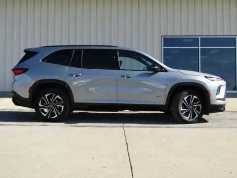 Photos of 2025 Buick Enclave Sport Touring for sale in Trenton, MO at Pettijohn Ford of Trenton