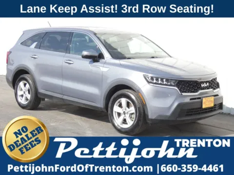 Silver 2022 Kia Sorento LX for sale in Trenton, MO