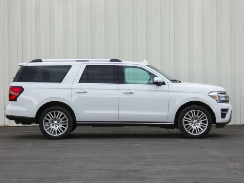 Photos of 2023 Ford Expedition Max Limited for sale in Trenton, MO at Pettijohn Ford of Trenton