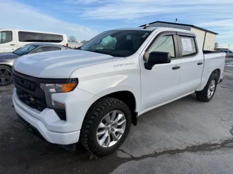 Photos of 2022 Chevrolet Silverado 1500 Custom for sale in Trenton, MO at Pettijohn Ford of Trenton