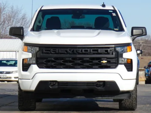 More photos of 2022 Chevrolet Silverado 1500 Custom at Pettijohn Ford of Trenton, MO