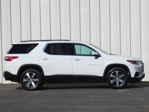 Photos of 2020 Chevrolet Traverse 3LT for sale in Trenton, MO at Pettijohn Ford of Trenton