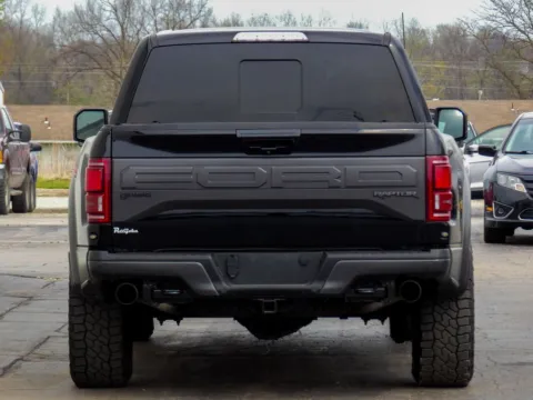More photos of 2018 Ford F-150 Raptor at Pettijohn Ford of Trenton, MO