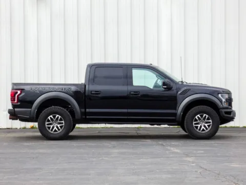 Photos of 2018 Ford F-150 Raptor for sale in Trenton, MO at Pettijohn Ford of Trenton
