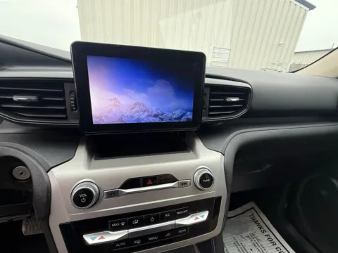 More photos of 2021 Ford Explorer at Pettijohn Ford of Trenton, MO