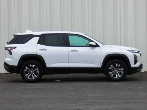 Photos of 2025 Chevrolet Equinox LT for sale in Trenton, MO at Pettijohn Ford of Trenton