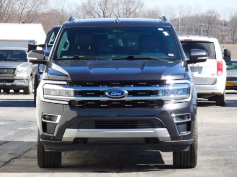 More photos of 2022 Ford Expedition Max Limited at Pettijohn Ford of Trenton, MO