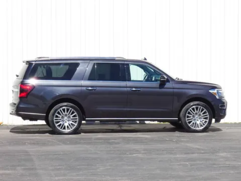 Photos of 2022 Ford Expedition Max Limited for sale in Trenton, MO at Pettijohn Ford of Trenton