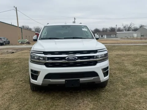 Photos of 2024 Ford Expedition Max Limited for sale in Trenton, MO at Pettijohn Ford of Trenton