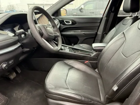 More photos of 2023 Jeep Compass Limited at Pettijohn Ford of Trenton, MO