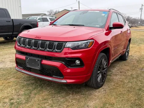 More photos of 2023 Jeep Compass Limited at Pettijohn Ford of Trenton, MO