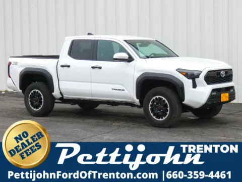 White 2025 Toyota Tacoma TRD Off-Road for sale in Trenton, MO