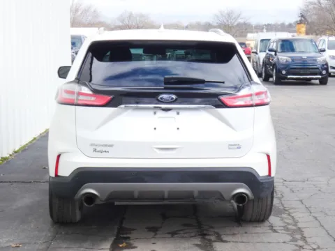 More photos of 2019 Ford Edge SEL at Pettijohn Ford of Trenton, MO