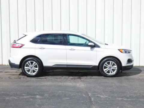 Photos of 2019 Ford Edge SEL for sale in Trenton, MO at Pettijohn Ford of Trenton