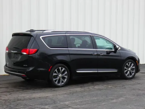 Another view of 2017 Chrysler Pacifica Limited for sale in Trenton, MO at Pettijohn Ford of Trenton