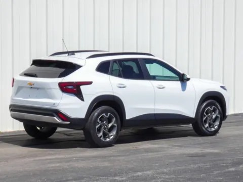 Another view of 2025 Chevrolet Trax LT for sale in Trenton, MO at Pettijohn Ford of Trenton