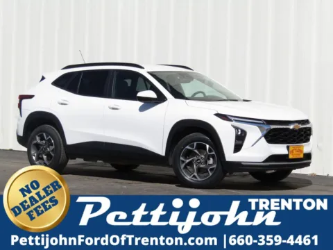 White 2025 Chevrolet Trax LT for sale in Trenton, MO