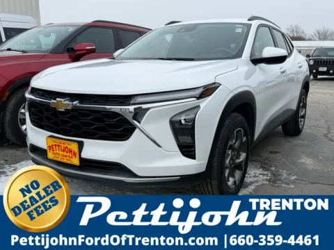 White 2025 Chevrolet Trax LT for sale in Trenton, MO