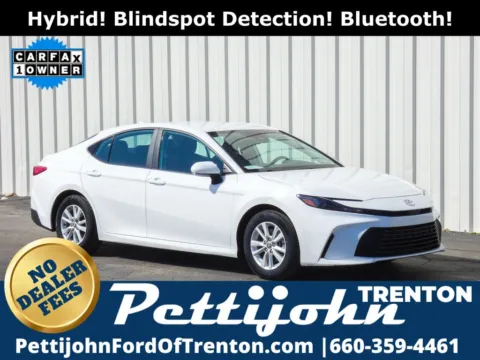White 2025 Toyota Camry LE for sale in Trenton, MO