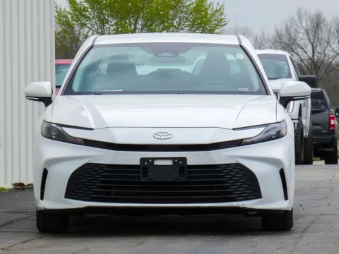 More photos of 2025 Toyota Camry LE at Pettijohn Ford of Trenton, MO