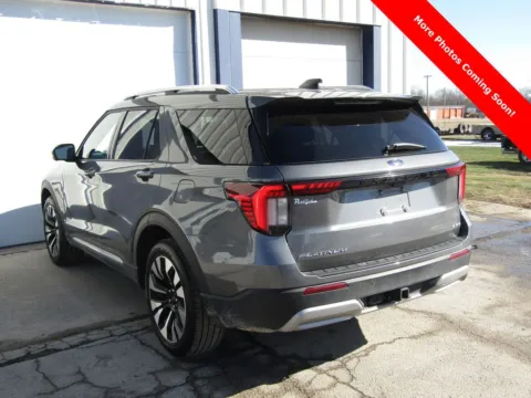 Another view of 2025 Ford Explorer Platinum for sale in Trenton, MO at Pettijohn Ford of Trenton