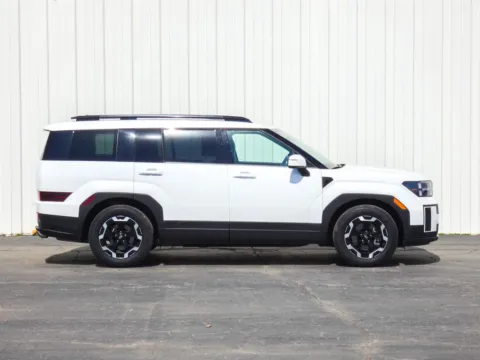 Photos of 2025 Hyundai Santa Fe SEL for sale in Trenton, MO at Pettijohn Ford of Trenton