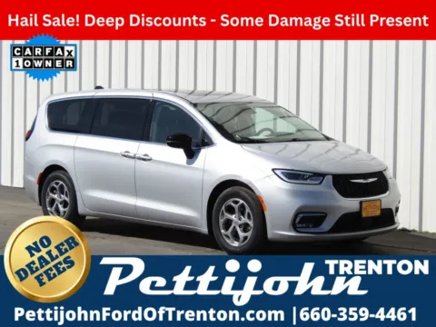 Silver 2024 Chrysler Pacifica Limited for sale in Trenton, MO
