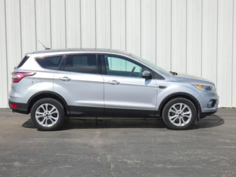 Photos of 2017 Ford Escape SE for sale in Trenton, MO at Pettijohn Ford of Trenton