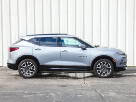 Photos of 2025 Chevrolet Blazer RS for sale in Trenton, MO at Pettijohn Ford of Trenton