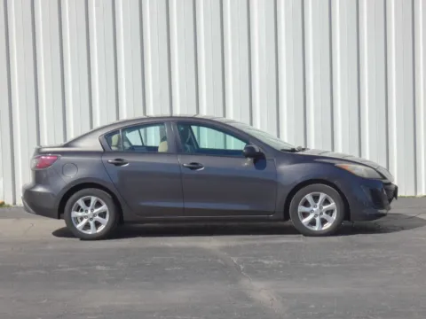 Photos of 2010 Mazda Mazda3 i Touring for sale in Trenton, MO at Pettijohn Ford of Trenton