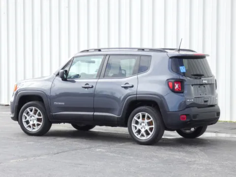 More photos of 2022 Jeep Renegade Latitude at Pettijohn Ford of Trenton, MO