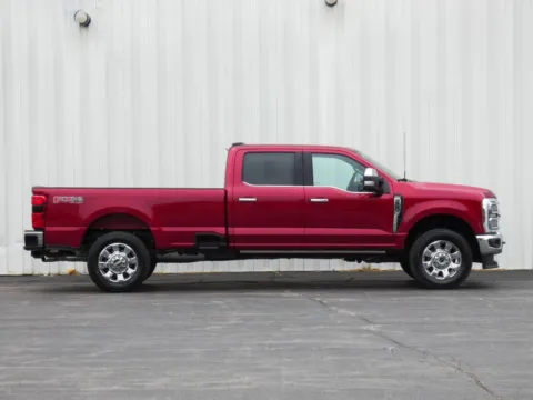 Photos of 2026 Ford F-350SD Lariat for sale in Trenton, MO at Pettijohn Ford of Trenton