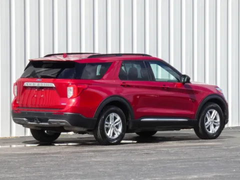 Another view of 2020 Ford Explorer XLT for sale in Trenton, MO at Pettijohn Ford of Trenton