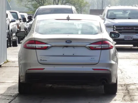 More photos of 2019 Ford Fusion SE at Pettijohn Ford of Trenton, MO