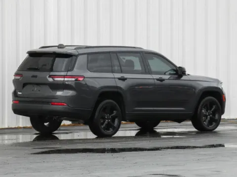 Another view of 2023 Jeep Grand Cherokee L Altitude for sale in Trenton, MO at Pettijohn Ford of Trenton