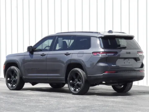 More photos of 2023 Jeep Grand Cherokee L Altitude at Pettijohn Ford of Trenton, MO