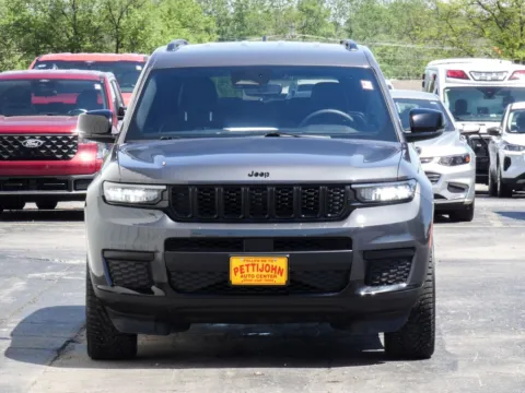 More photos of 2023 Jeep Grand Cherokee L Altitude at Pettijohn Ford of Trenton, MO