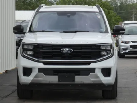 More photos of 2025 Ford Expedition Max Platinum at Pettijohn Ford of Trenton, MO
