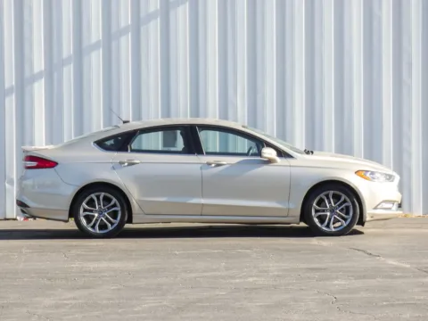 Photos of 2017 Ford Fusion SE for sale in Trenton, MO at Pettijohn Ford of Trenton