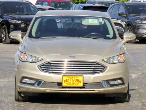 More photos of 2017 Ford Fusion SE at Pettijohn Ford of Trenton, MO