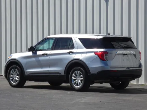 More photos of 2021 Ford Explorer at Pettijohn Ford of Trenton, MO