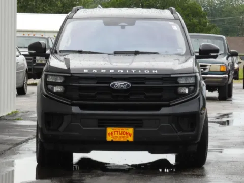 More photos of 2025 Ford Expedition Max Active at Pettijohn Ford of Trenton, MO