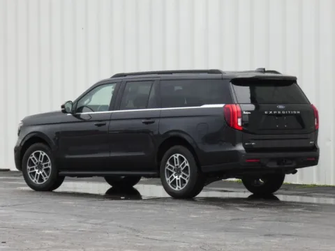 More photos of 2025 Ford Expedition Max Active at Pettijohn Ford of Trenton, MO
