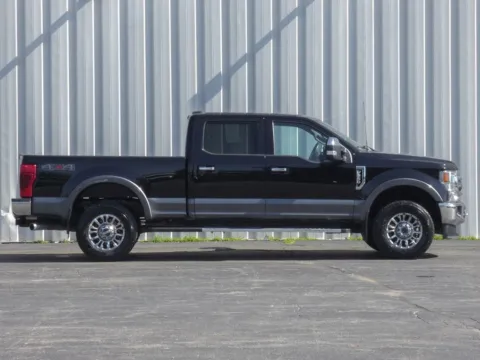 Photos of 2022 Ford F-250SD Lariat for sale in Trenton, MO at Pettijohn Ford of Trenton