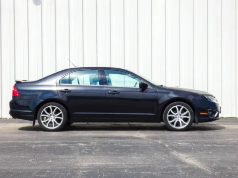 Photos of 2011 Ford Fusion SEL for sale in Trenton, MO at Pettijohn Ford of Trenton