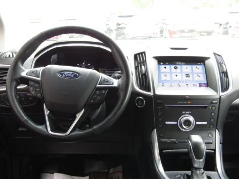 More photos of 2017 Ford Edge Titanium at Pettijohn Ford of Trenton, MO