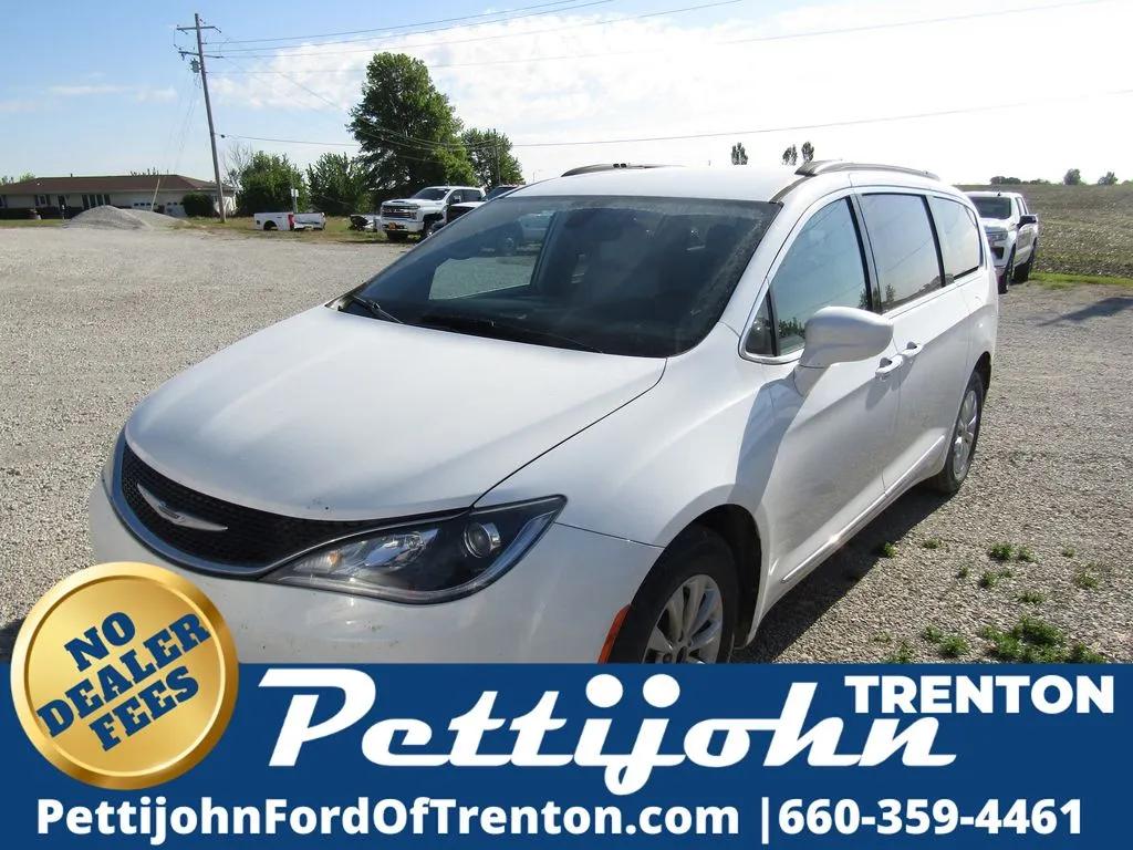 2017 Chrysler Pacifica Touring L for sale in Trenton, MO