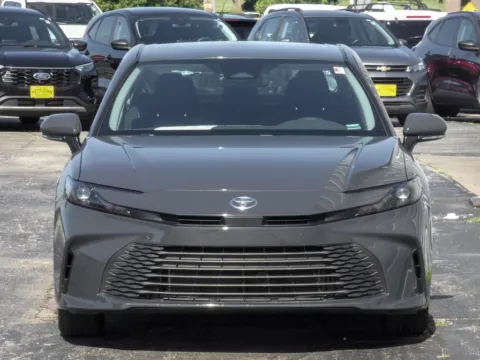 More photos of 2026 Toyota Camry LE at Pettijohn Ford of Trenton, MO